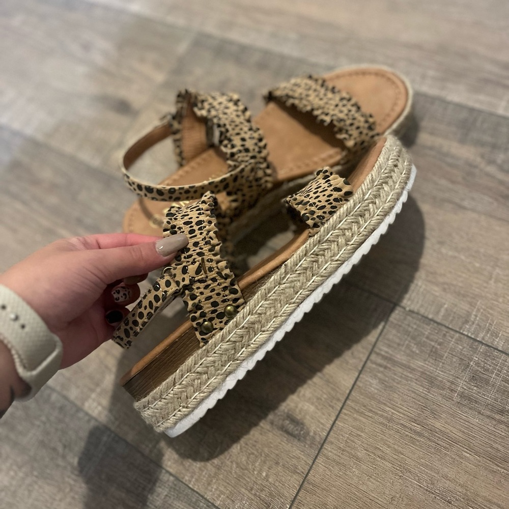 They are a size 9 never worn